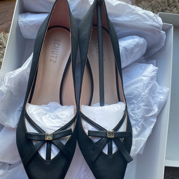 Schutz Gracia black satin pump with bow. NIB Sz.8 - Picture 6 of 7